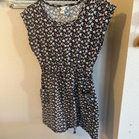 Forever 21 Other - Forever 21 girls summer dress with pockets